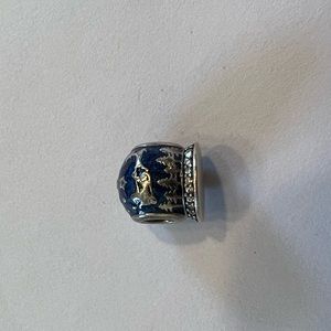 Pandora winder globe charm